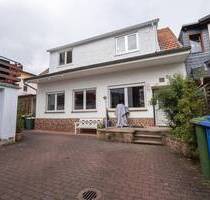 Frisch renoviertes Wohnhaus in zentraler Innenstadtlage in Kirchhain