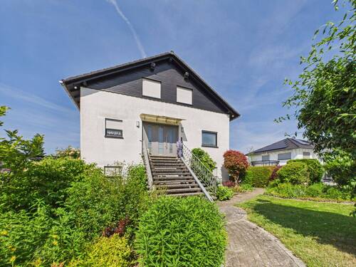 Außenansicht - Einfamilienhaus mit 199,00 m&sup2; in Braunfels zum Kaufen
