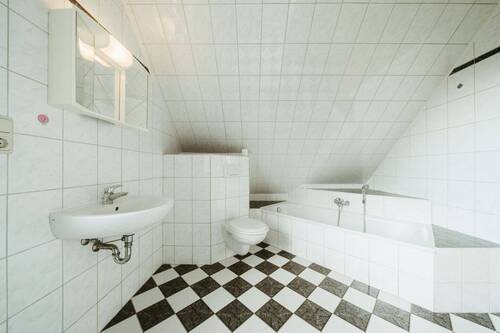 Badezimmer 1. OG - 