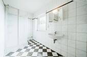 Badezimmer 1. OG - 