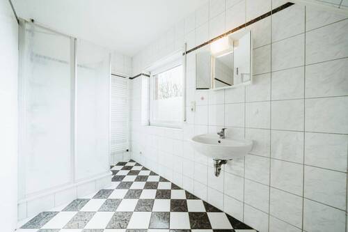 Badezimmer 1. OG - 