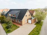 Frontansicht - Ein- oder Zweifamilienhaus: Großzügige Doppelhaushälfte in ruhiger Lage von Conrebbersweg - Emden