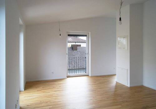 Wohn-/Schlafraum - 2 Zimmer Etagenwohnung in München