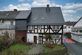 Frontansicht - 4 Zimmer Einfamilienhaus zum Kaufen in Herborn / Merkenbach