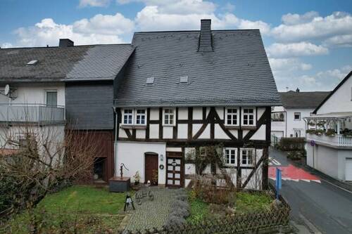Frontansicht - 4 Zimmer Einfamilienhaus zum Kaufen in Herborn / Merkenbach