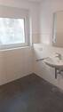 Badezimmer mit Fenster - 
