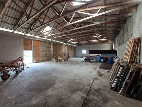 Bewegungshalle innen 1.jpg - 