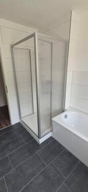 Dusche im Bad.jpg - 