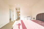 OG Elternschlafzimmer mit Zugang zu... - 