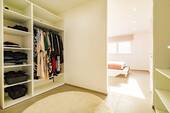 ...begehbarem Kleiderschrank und... - 