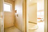 ...privatem Bad inkl. WC. - 