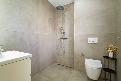 EG Gäste-WC mit Dusche... - 