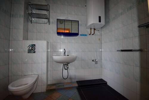 Gäste WC mit Dusche - 