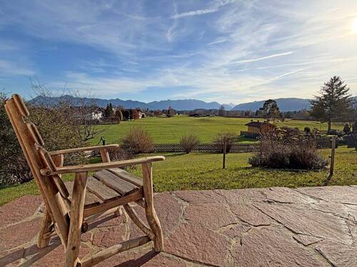 Blick von der Terrasse - Solides Zweifamilienhaus in begehrter Aussichtslage von Uffing