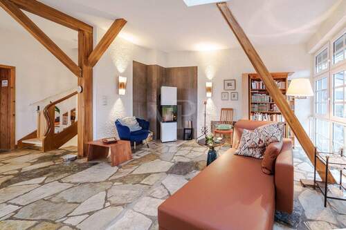 Stilvoller Wohnbereich - Einfamilienhaus mit ELW in zentraler Lage von Neu-Anspach, Gästehaus, Fernblick & tollem Gartendiyll