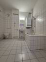 Badezimmer mit Wanne - 