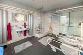 Badezimmer II - Altersgerecht leben mit Komfort - modernes Bad, praktische Küche, Nähe zur Stadt und gut angebunden