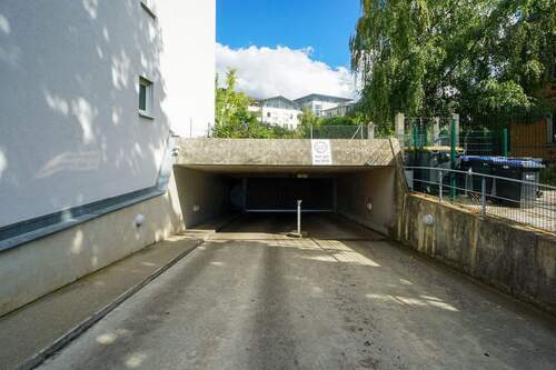 Tiefgarageneinfahrt - 