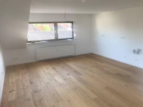 Bild 1 - Bad Nauheim: Neu Renovierte Wohnung mit großem Balkon am Frauenwald zu vermieten