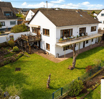 Einfamilienhaus mit zwei Balkonen, Terrasse, Garten, Garage und Werkstatt in Langenlonsheim