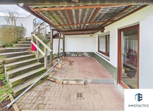 Terrasse (KI-geräumt) - 