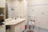 Badezimmer EG links - 