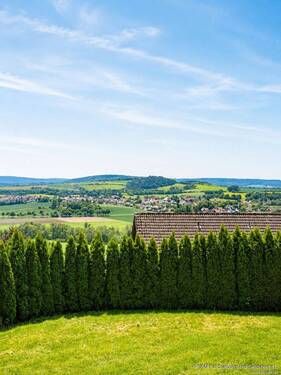 Weiter Blick in den Vogelsberg, unverbaubar - 8 Zimmer Einfamilienhaus in Fulda / Aschenberg