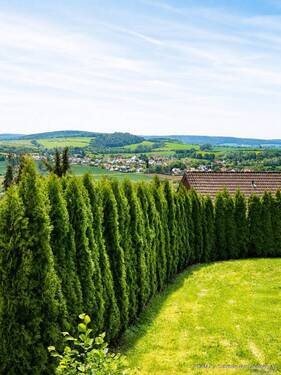 Gepflegter Garten mit Weitblick - 