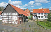 Bild1 - Bauernhaus mit großem Scheunengebäude in zentraler Ortslage Elgershausen