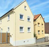 Teilsaniertes, älteres Haus mit Hof und großem Garten in Rauenberg-Malschenberg