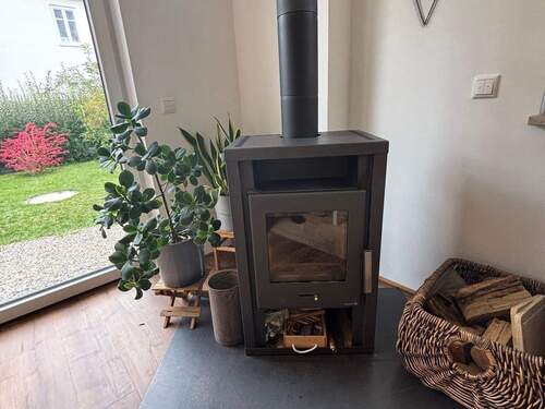 EG Wohnen, Holzofen.JPG - 