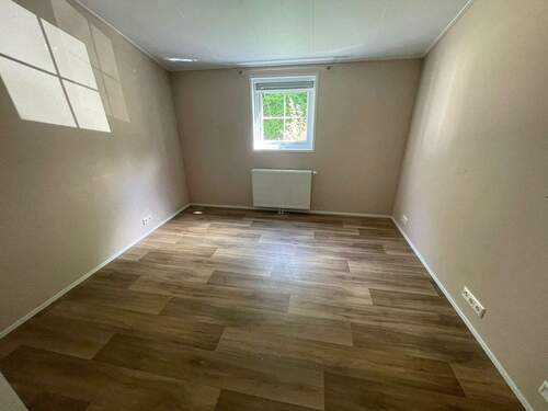 Kinderzimmer - 4 Zimmer Mehrfamilienhaus, Wohnhaus in Rodenbach