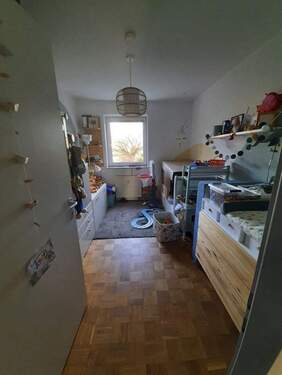 Foto 03 - Schlafzimmer 2.JPG - 4 Zimmer Etagenwohnung in Köln