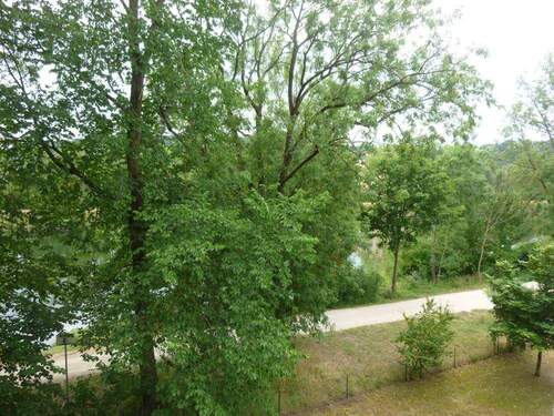 Aussicht vom Balkon auf die Isar - 2 Zimmer Etagenwohnung in Landshut