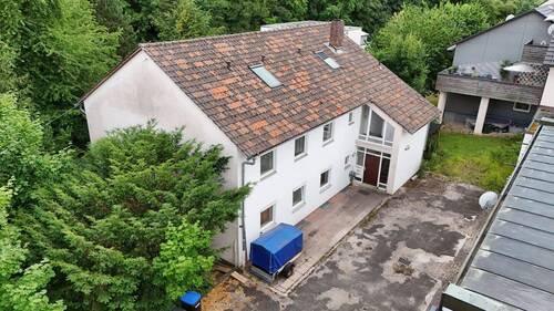 Hausansicht - 6 Zimmer Etagenwohnung zum Kaufen in Ebermannstadt