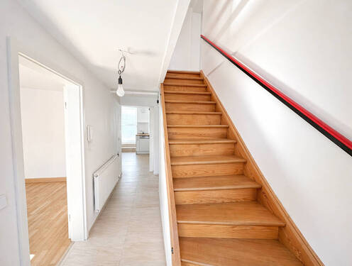 Diele mit Garderobe - 