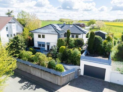 Titelbild Immowelt - Wohnen im Grünen: Bezugsfreies Haus mit Garten in Esselbach!