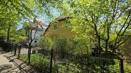 Frontansicht 1 - 8 Zimmer Einfamilienhaus in Kleinmachnow