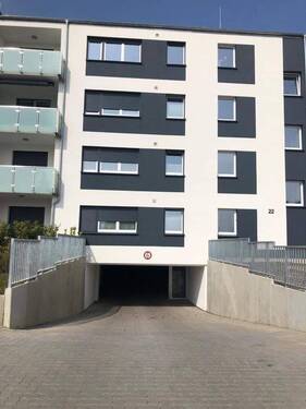 Tiefgarageneinfahrt - 