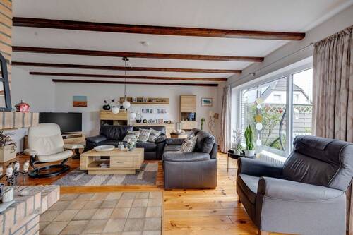 Wohnzimmer mit Kamin - 