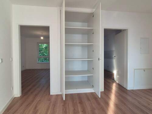 Flur mit Einbauschrank - 