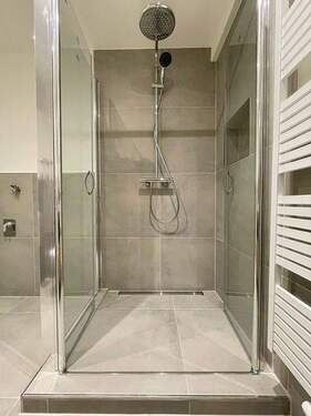 Dusche.jpg - Etagenwohnung in Dingolfing zum Kaufen