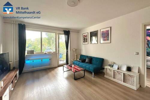 Wohnzimmer - 2-ZKB-Wohnung mit Balkon und Tiefgaragenstellplatz in Frankenthal!