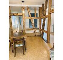 Zentrales Wohnen mit Charme: 4-Zimmer-Altbauwohnung in Coburg inkl. EBK