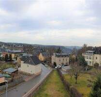 Mit Balkon und atemberaubendem Ausblick, zentrumsnah, mit PKW-Stellplatz: Wunschlos glücklich wohnen! - Schneeberg