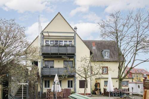 Hofansicht - 1 Zimmer Mehrfamilienhaus, Wohnhaus zum Kaufen in Rheinstetten