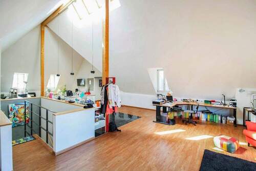 Wohnbereich mit Küche Wohnung 2. OG - 