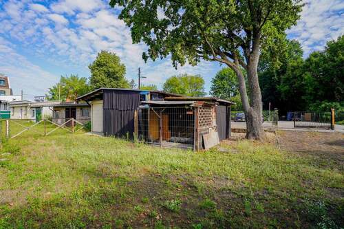 Grundstück von vorne - 