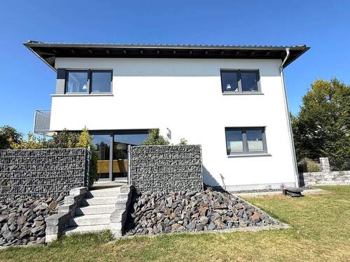 Ansicht Osten - Einfamilienhaus mit 194,00 m&sup2; in Rödental zum Kaufen