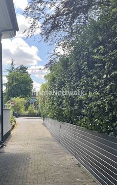 Zufahrt zur Straße - 